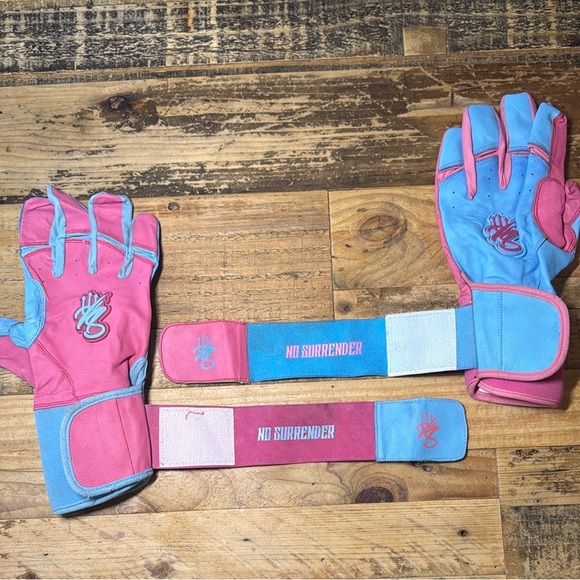 Pink and Blue No Surrender Gloves L - Picture 5 of 13